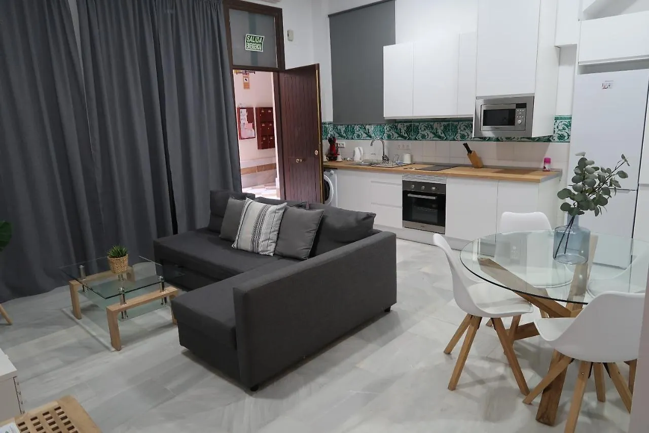 J & E Malaga Center Apartamentos Apartman