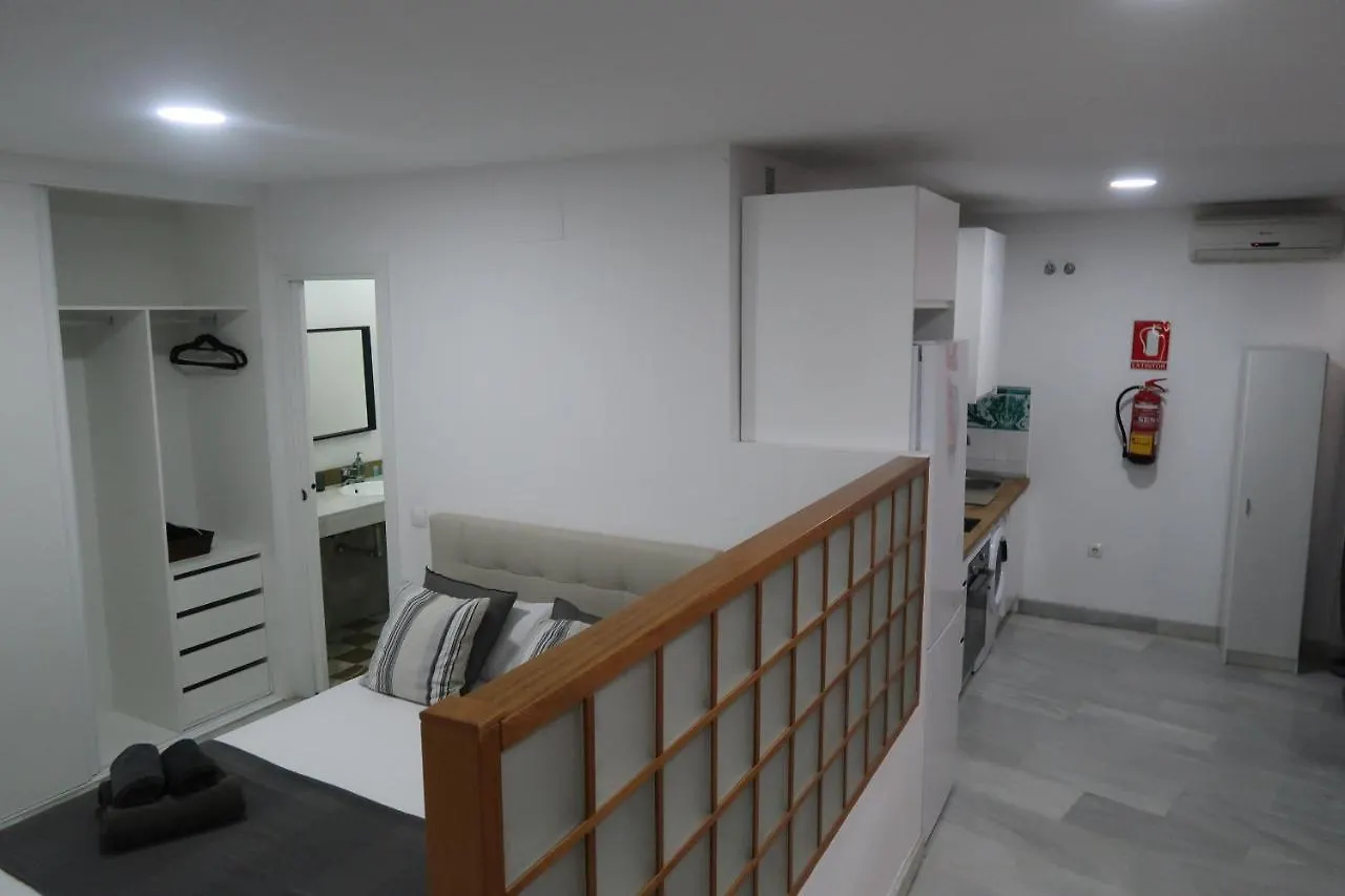 J & E Malaga Center Apartamentos Apartman