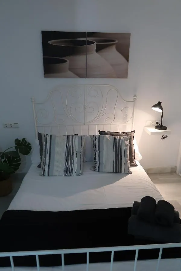 J & E Malaga Center Apartamentos Apartman
