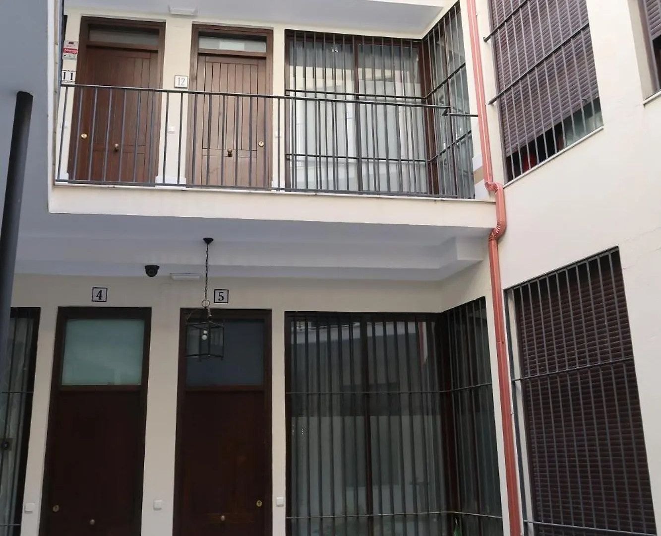 J & E Malaga Center Apartamentos Apartman